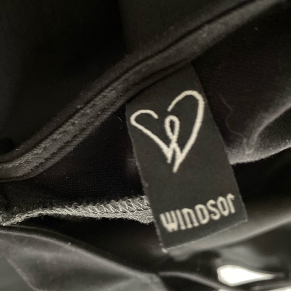 Black Windsor Homecoming Dress - Picture 4 of 4